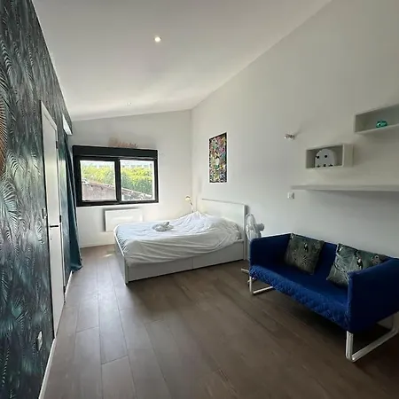 Villa La Conserverie, Espace Et Modernite Reims