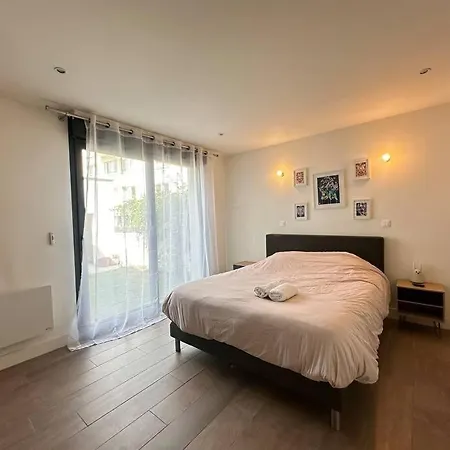 Villa La Conserverie, Espace Et Modernite Reims